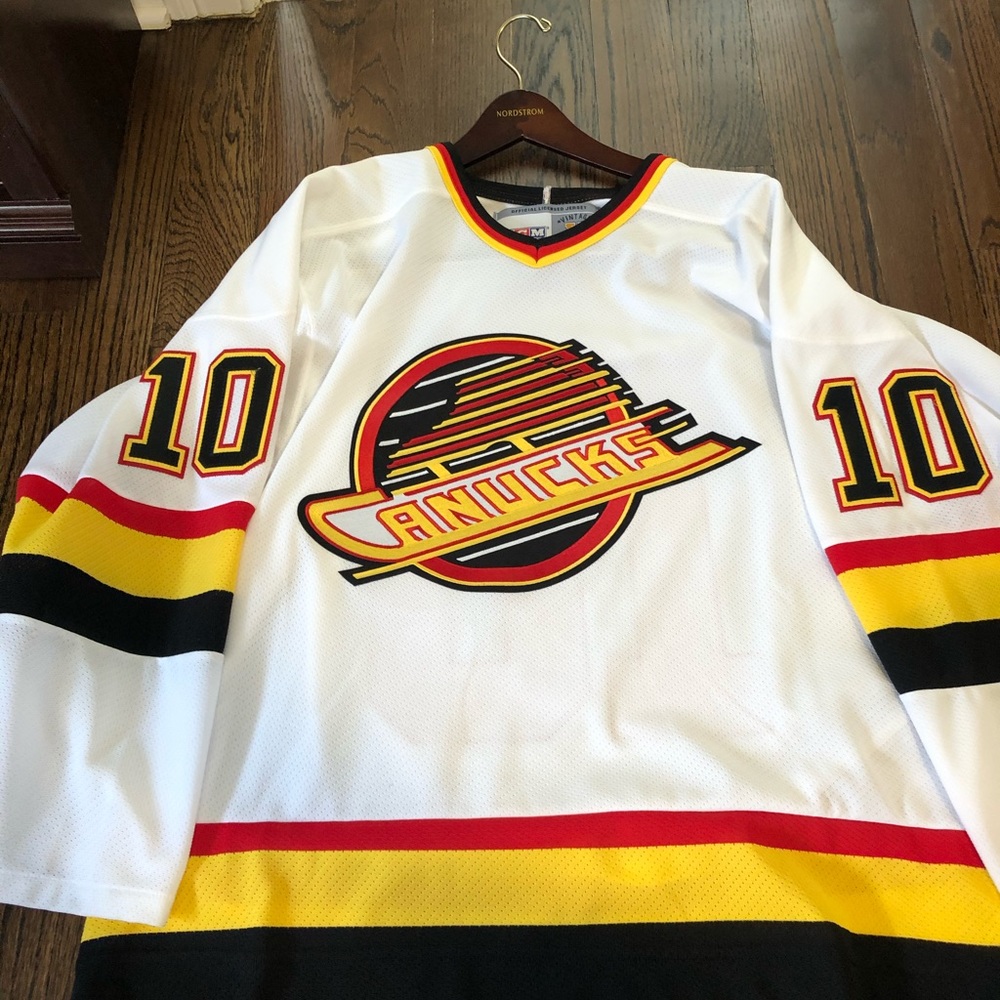 Men’s hockey jersey